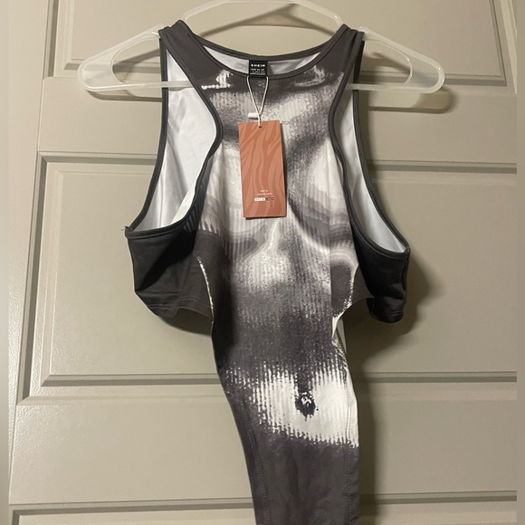 Black and white body outline crop top - Picture 2 of 3